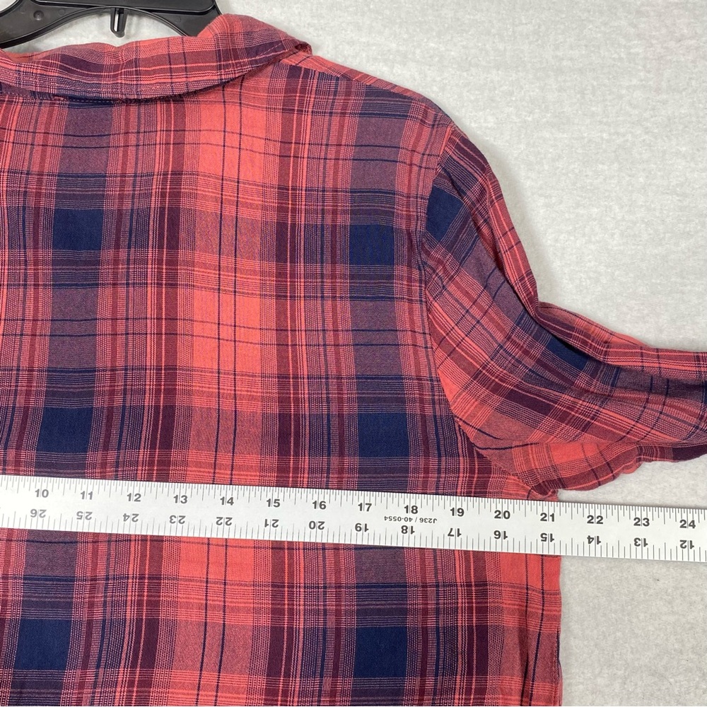 Vince Camuto Plaid Peplum Blouse Women's M Red Blue Frayed Hem Long Sleeve Flowy - Picture 13 of 15